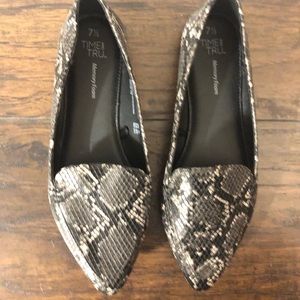 NWOT Faux Snakeskin Loafers